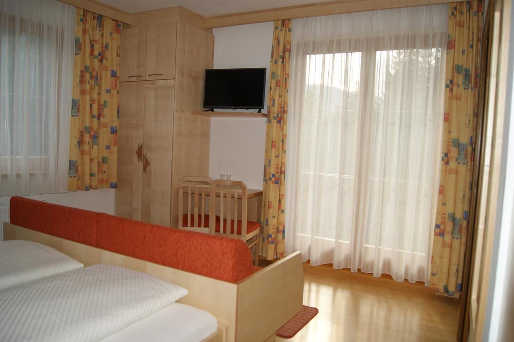 Hotel Garni Haus Anita Liesing Exterior foto