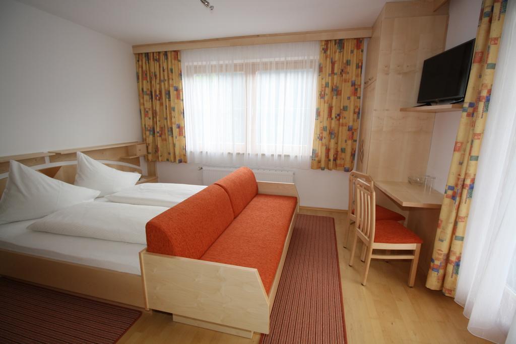 Hotel Garni Haus Anita Liesing Exterior foto