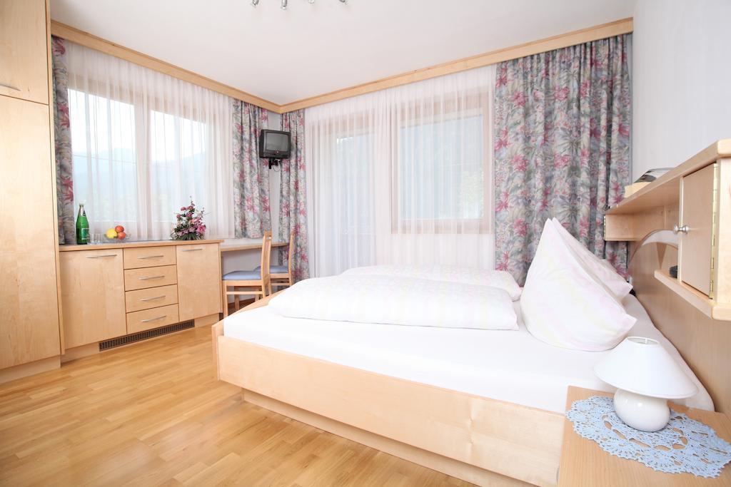 Hotel Garni Haus Anita Liesing Habitación foto